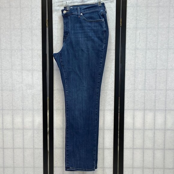 Levi’s High Rise Classic Straight Leg 18W Jeans Medium Wash Denim Timeless Fit - Picture 5 of 13